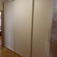 Белые двери для шкафа-купе